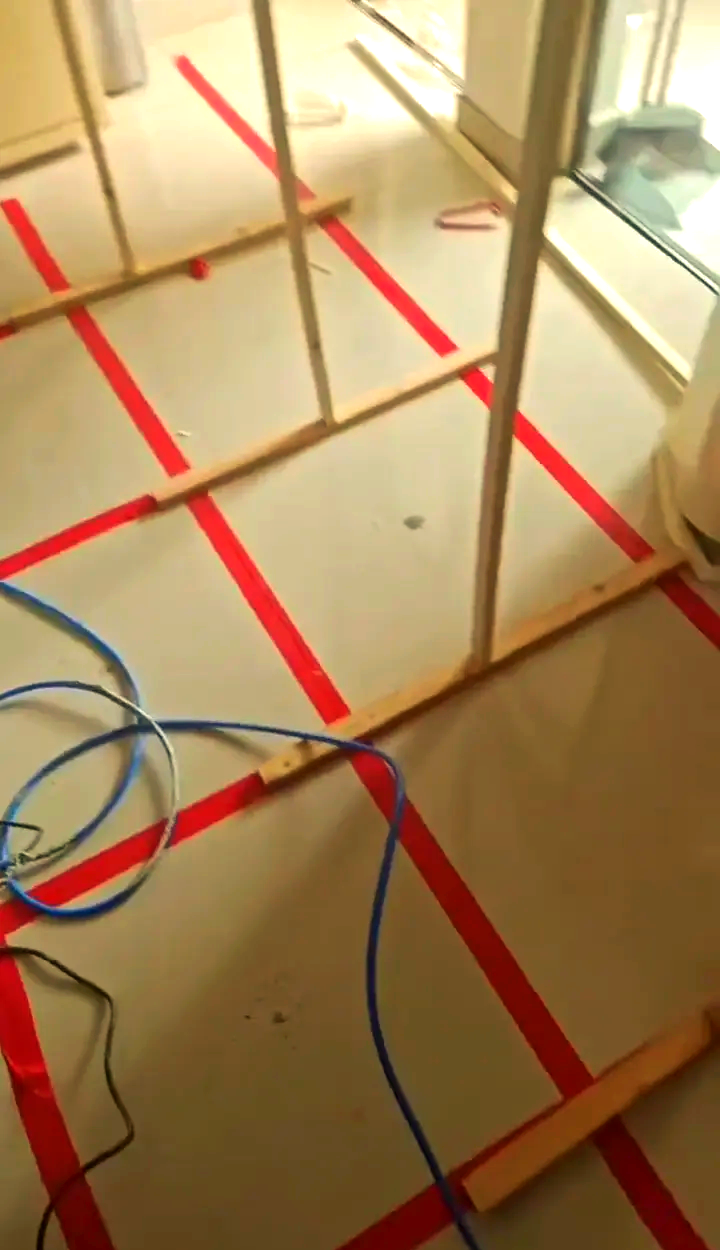 瓷砖翘起来怎么维修(瓷砖翘起来怎么维修好)